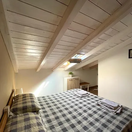 Flyhouse Parcheggio Auto Bici Gratuito * Piana Degli Albanesi